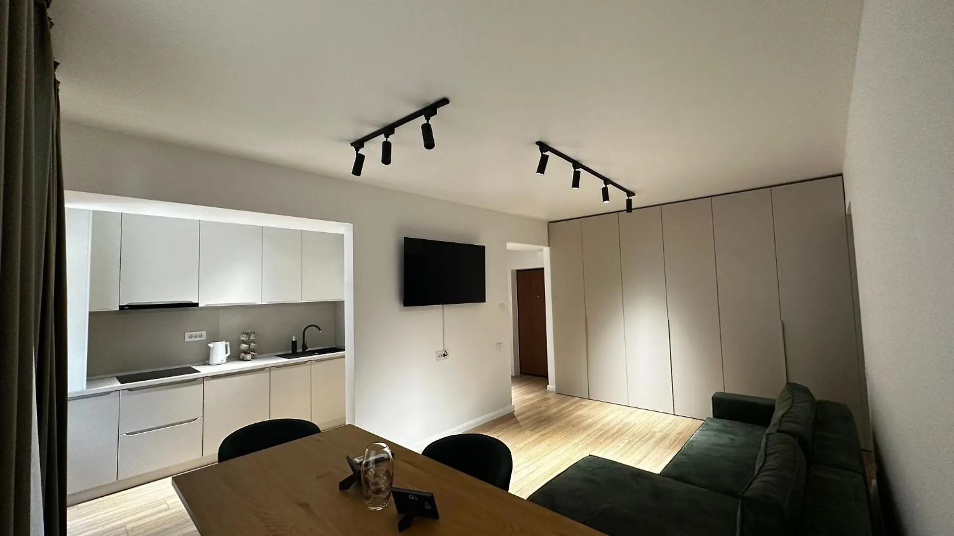 Amb Residence Luxury Pipera Voluntari 0*,